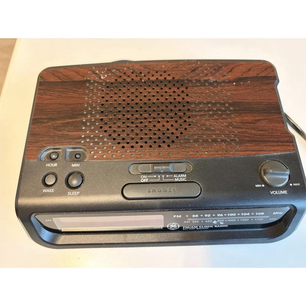 VTG General Electric GE Alarm Clock AM/FM Radio Wood Grain Retro WORKS